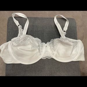 Bali White lace 42 C